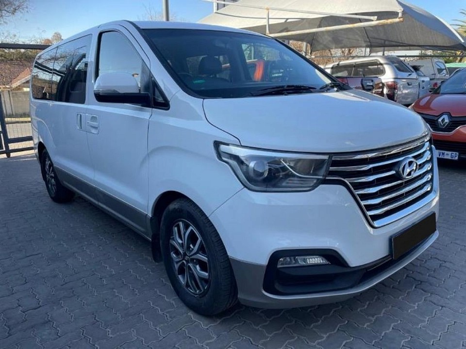 2019 HYUNDAI H-1 2.5 CRDI ELITE AUTOMATIC 9 SEATER FOR SALE R219 990.  134 000 km  Automatic  Diesel  Seller's comments Hyundai H1 2.5 Crdi Automatic 9 Seater . ,Abs,aircon,electric windows,airbags,bluetooth, radio, neat interior and exterior .FOR MORE CONTACT MR WISEMAN NENE  📞 069--871--7330 OR MR SOLOMON PHIRI 📞 064--956-- 6890 , FOR VIEWING AND TEST DRIVE WE ARE LACOTED AT NO📍48 VAN RIEBEECK STREET MOKOPANE LIMPOPO. THIS IS AN AUTHENTIC AD WITH A REPUTABLE DEALER. FINANCE ARRANGED WITH RENT TO OWN DEPOSIT ASSIST AVAILABLE R30 500 |  R3 999PM × 49 MONTHS.  Requirements  For Rent To Buy/Own |In-house Finance To Qualify Or To Do The Application You Have To Earn Income/Salary Of R7 500. And You Must Have The Required Deposit For That Particular Vehicle You Are looking For, Documents Required Id Copy, Proof Of Residence,  3 Months Latest Pay slips, 3 Months latest bank Statements And Valid Driver's license Copy.  If self employed 6 Months bank statements, Proof of resident, id copy and drivers licence is required.